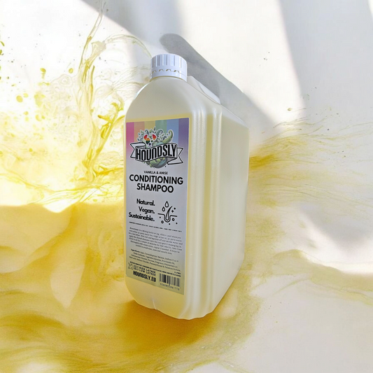 Vanilla and anise natural vegan conditioning dog shampoo