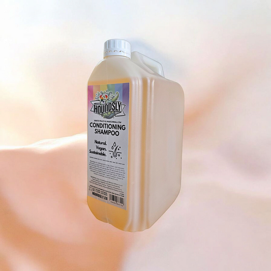 White Peach natural, vegan conditioning dog shampoo
