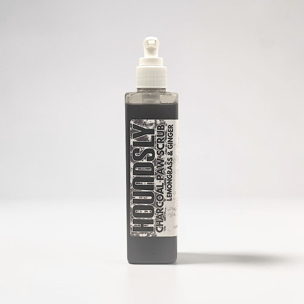 Houndsly EU Pet Products charcoal paw scrub with lemongrass & ginger for deep cleansing and nourishing hard-working paws.