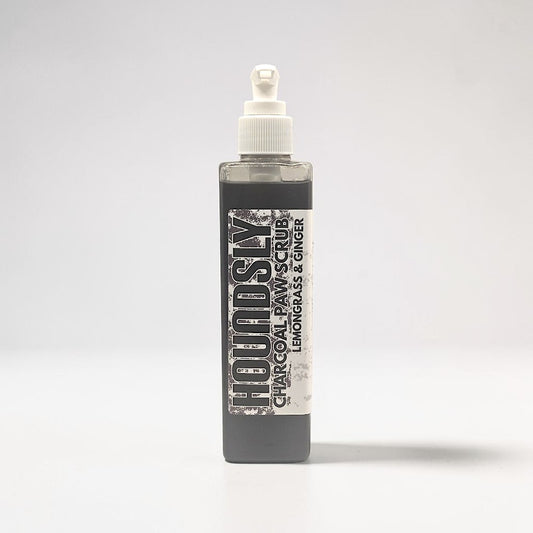 Houndsly EU Pet Products charcoal paw scrub with lemongrass & ginger for deep cleansing and nourishing hard-working paws.