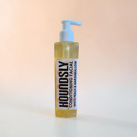 Houndsly EU Pet Products conditioning facial wash with white peach & marshmallow scent. Brightens and conditions dog's face.