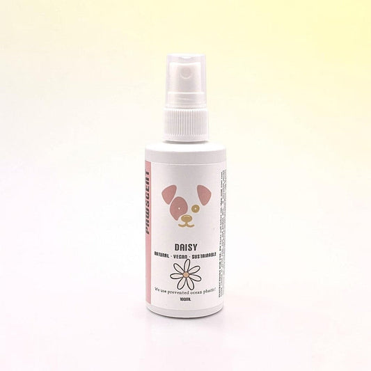 Frente Perfumada Ltd, T/A Houndsly EU Pet Products Daisy Chain Dog Pawscent spray bottle with a cute dog face logo and daisy graphic. Floral, vegan, sustainable.